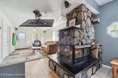 6028 Rolfe Rd, Lansing, MI 48911 photo 11