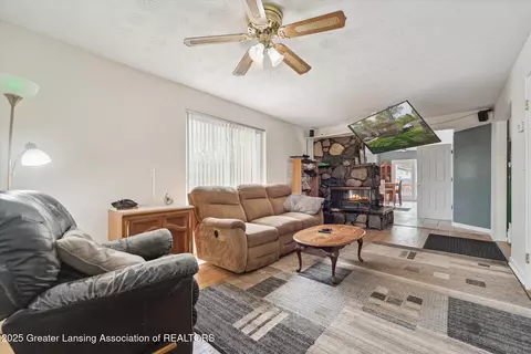 6028 Rolfe Rd, Lansing, MI 48911 photo 8