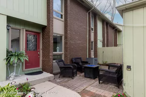 515 N Putnam St #C, Williamston, MI 48895