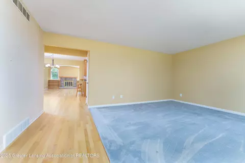 5691 Forest Green Dr, Perry, MI 48872 photo 9