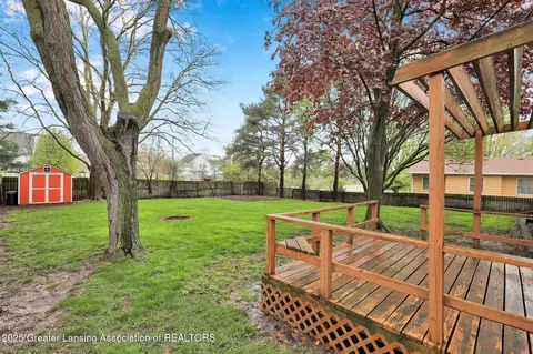Exterior - 910 Pecos Dr, Lansing, MI 48917 photo 6 of 7
