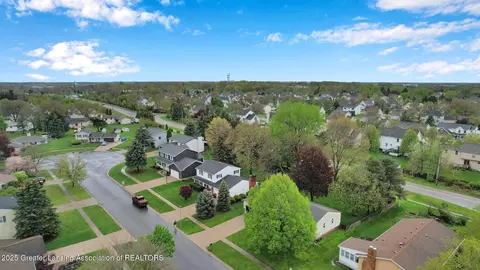 View/Area - 910 Pecos Dr, Lansing, MI 48917 photo 1 of 12