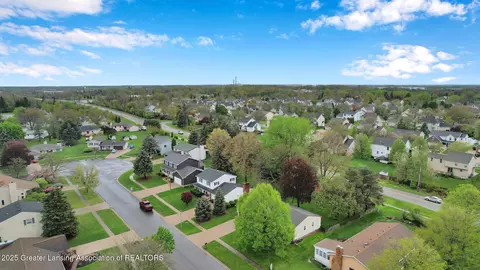 View/Area - 910 Pecos Dr, Lansing, MI 48917 photo 2 of 12