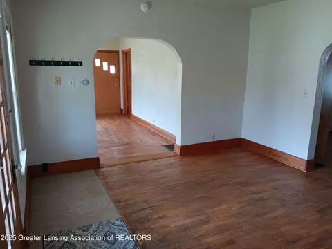 Living - 411 Ely St, Alma, MI 48801 photo 2 of 6