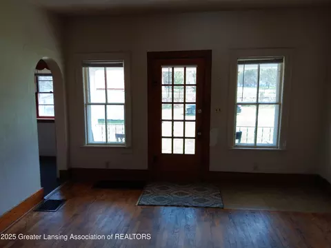 Living - 411 Ely St, Alma, MI 48801 photo 4 of 6