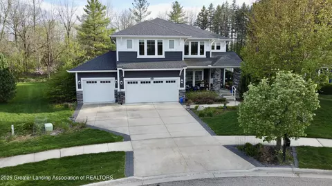 2229 Cider Mill Dr, East Lansing, MI 48823