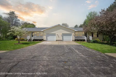 2638 Arch Rd, Eaton Rapids, MI 48827
