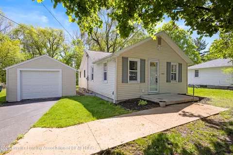 2162 Park Ln, Holt, MI 48842