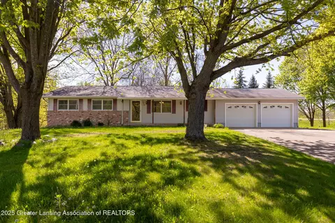 1508 S Canal Rd, Lansing, MI 48917