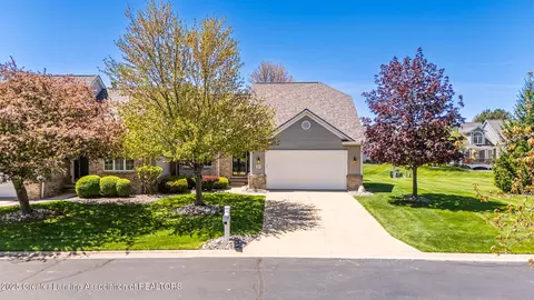 514 Burgenstock Dr #12, Lansing, MI 48917