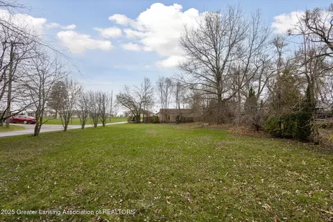 15385 Temple Dr, Bath, MI 48808 photo 6