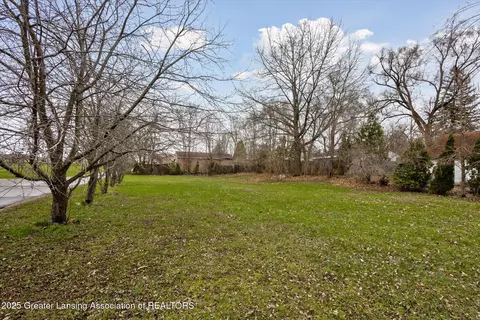 15385 Temple Dr, Bath, MI 48808 photo 5