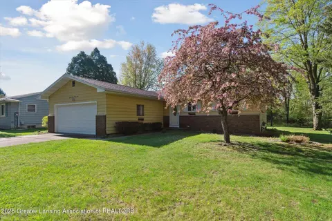 3793 Wisteria Ln, Dewitt, MI 48820 photo 4