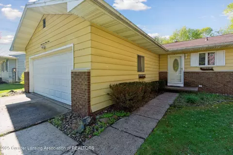 3793 Wisteria Ln, Dewitt, MI 48820 photo 5