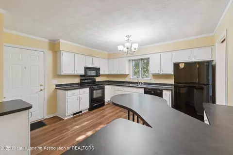 3793 Wisteria Ln, Dewitt, MI 48820 photo 18