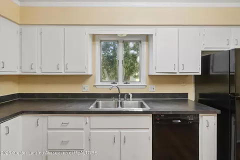 3793 Wisteria Ln, Dewitt, MI 48820 photo 15