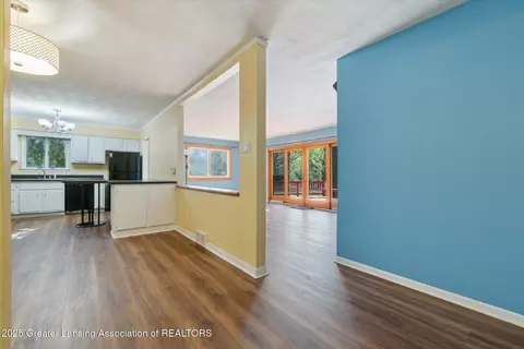 3793 Wisteria Ln, Dewitt, MI 48820 photo 8