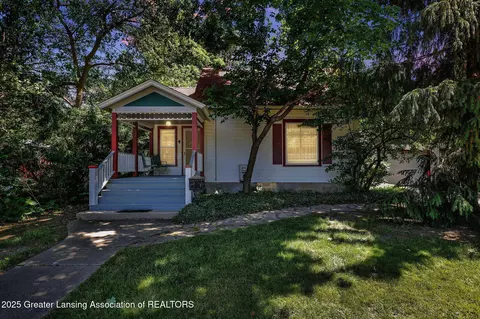 411 Jackson St, Grand Ledge, MI 48837