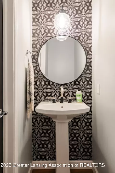 Bath - 4341 Aztec Way, Okemos, MI 48864 photo 1 of 7
