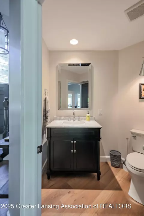 Bath - 4341 Aztec Way, Okemos, MI 48864 photo 2 of 7