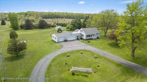 7323 W Howe Rd, Dewitt, MI 48820