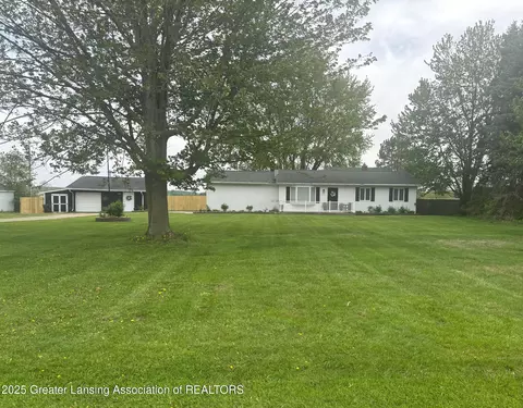 3508 E Mt Hope Hwy, Grand Ledge, MI 48837