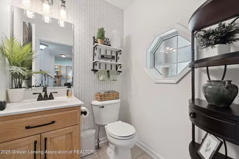 Bath - 7563 W Beard Rd, Perry, MI 48872 photo 1 of 7