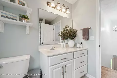 Bath - 7563 W Beard Rd, Perry, MI 48872 photo 7 of 7