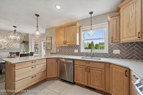 Kitchen - 7563 W Beard Rd, Perry, MI 48872 photo 4 of 6