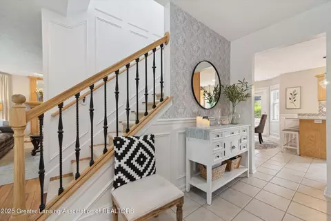 Entry Way - 7563 W Beard Rd, Perry, MI 48872 photo 2 of 5
