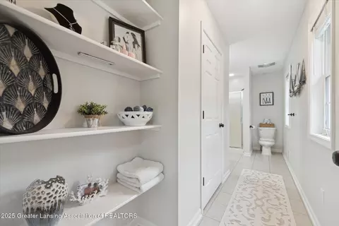 Entry Way - 7563 W Beard Rd, Perry, MI 48872 photo 5 of 5
