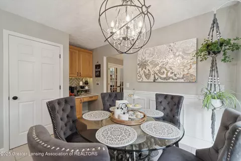 Dining - 7563 W Beard Rd, Perry, MI 48872 photo 5 of 5
