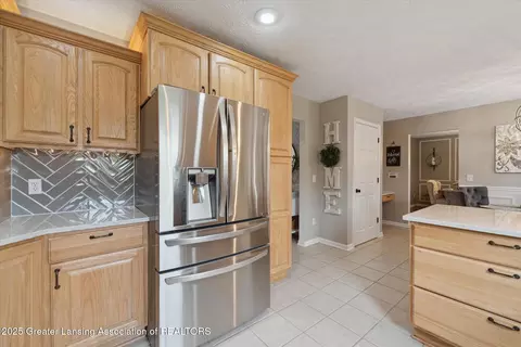 Kitchen - 7563 W Beard Rd, Perry, MI 48872 photo 5 of 6