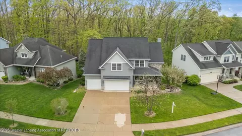 2059 Arbor Meadows Dr, Dewitt, MI 48820 photo 2