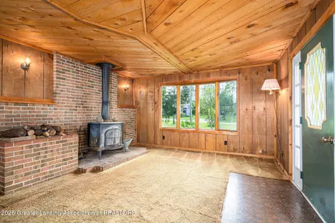 Living - 13549 Walnut St, Bath, MI 48808 photo 1 of 3