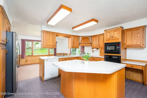 Kitchen - 13549 Walnut St, Bath, MI 48808 photo 1 of 4