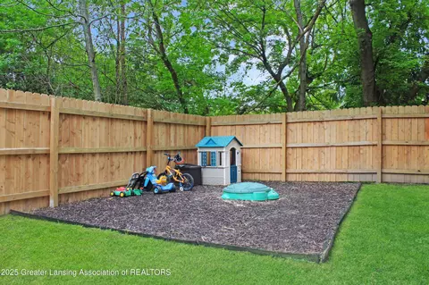 Exterior - 14275 Webster Rd, Bath, MI 48808 photo 5 of 9