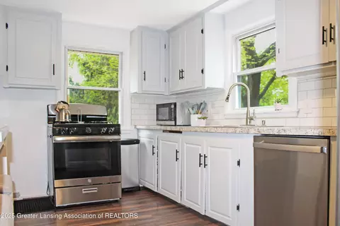 Kitchen - 14275 Webster Rd, Bath, MI 48808 photo 1 of 3