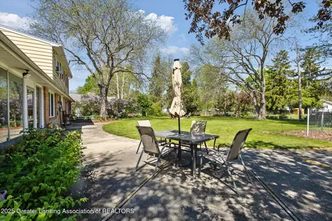 Exterior - 4128 Appletree Ln, Lansing, MI 48917 photo 6 of 10