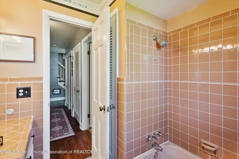 Bath - 4128 Appletree Ln, Lansing, MI 48917 photo 2 of 3