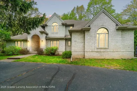 4345 Courtside Dr, Williamston, MI 48895