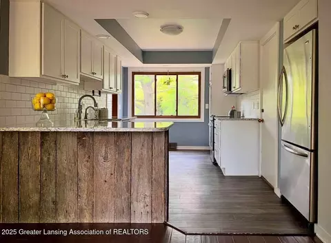 Kitchen - 310 Piper Rd, Haslett, MI 48840 photo 7 of 8
