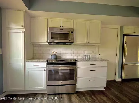 Kitchen - 310 Piper Rd, Haslett, MI 48840 photo 8 of 8