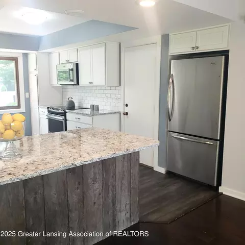 Kitchen - 310 Piper Rd, Haslett, MI 48840 photo 3 of 8