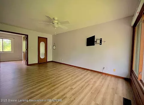 Living - 310 Piper Rd, Haslett, MI 48840 photo 2 of 3