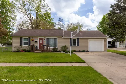 316 Union St, Grand Ledge, MI 48837