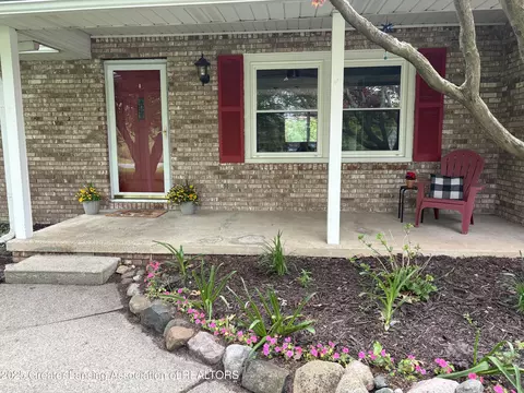 5767 Green Rd, Haslett, MI 48840