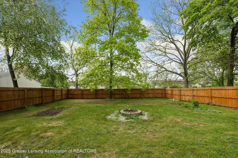 Exterior - 428 E Miller Rd, Lansing, MI 48911 photo 8 of 11