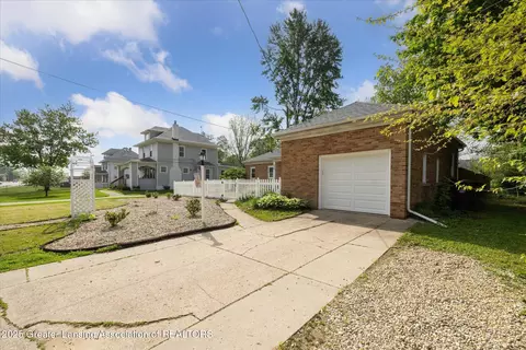 Exterior - 428 E Miller Rd, Lansing, MI 48911 photo 4 of 11