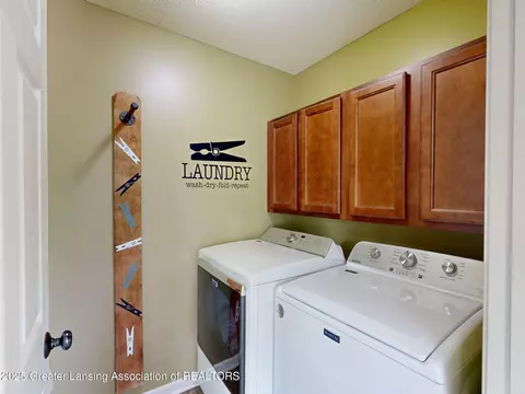 1055 Oakwood Dr, Dewitt, MI 48820 photo 27
